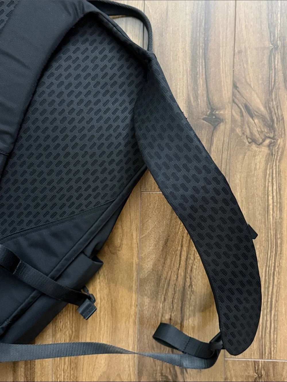 Lululemon Black Men's Utility Backpack - Versatile Everyday Carry